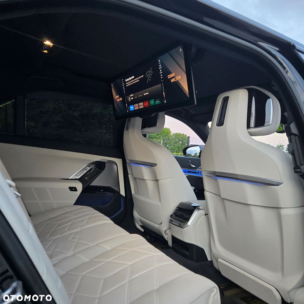 BMW Seria 7 - 8