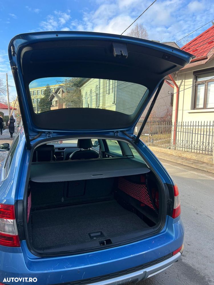 Skoda Octavia 2.0 TDI DSG RS - 5