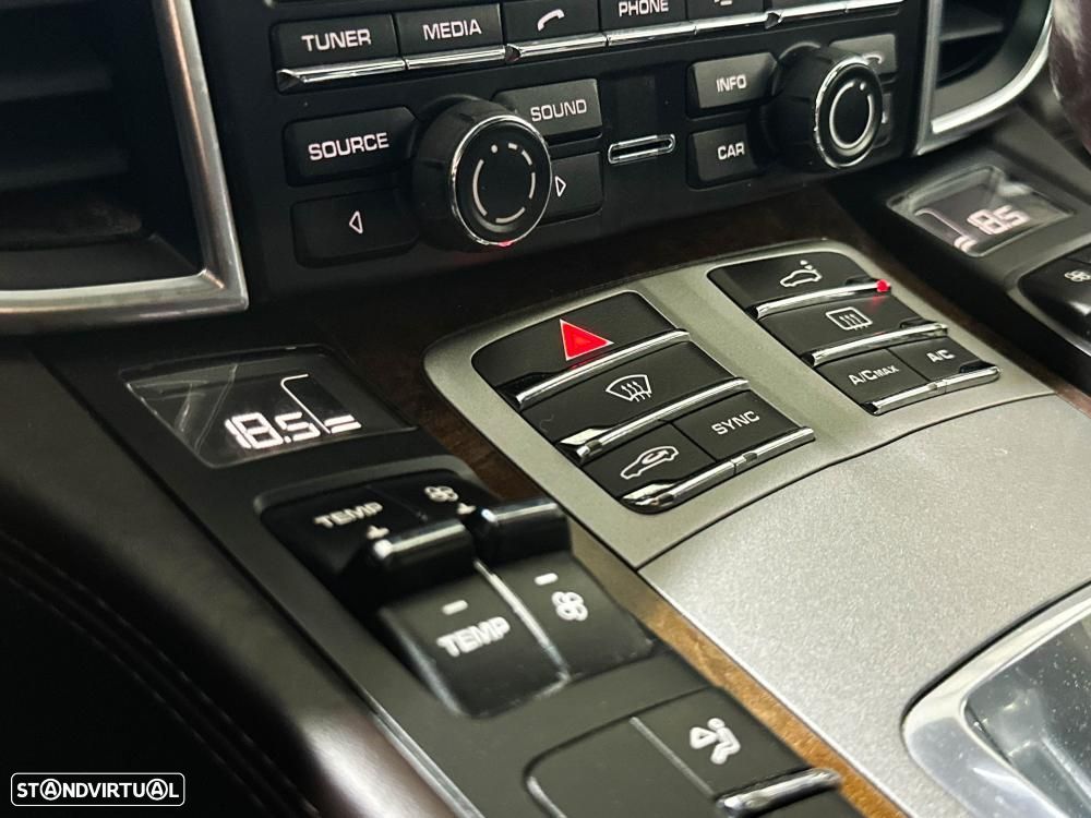 Porsche Panamera S E-Hybrid - 44