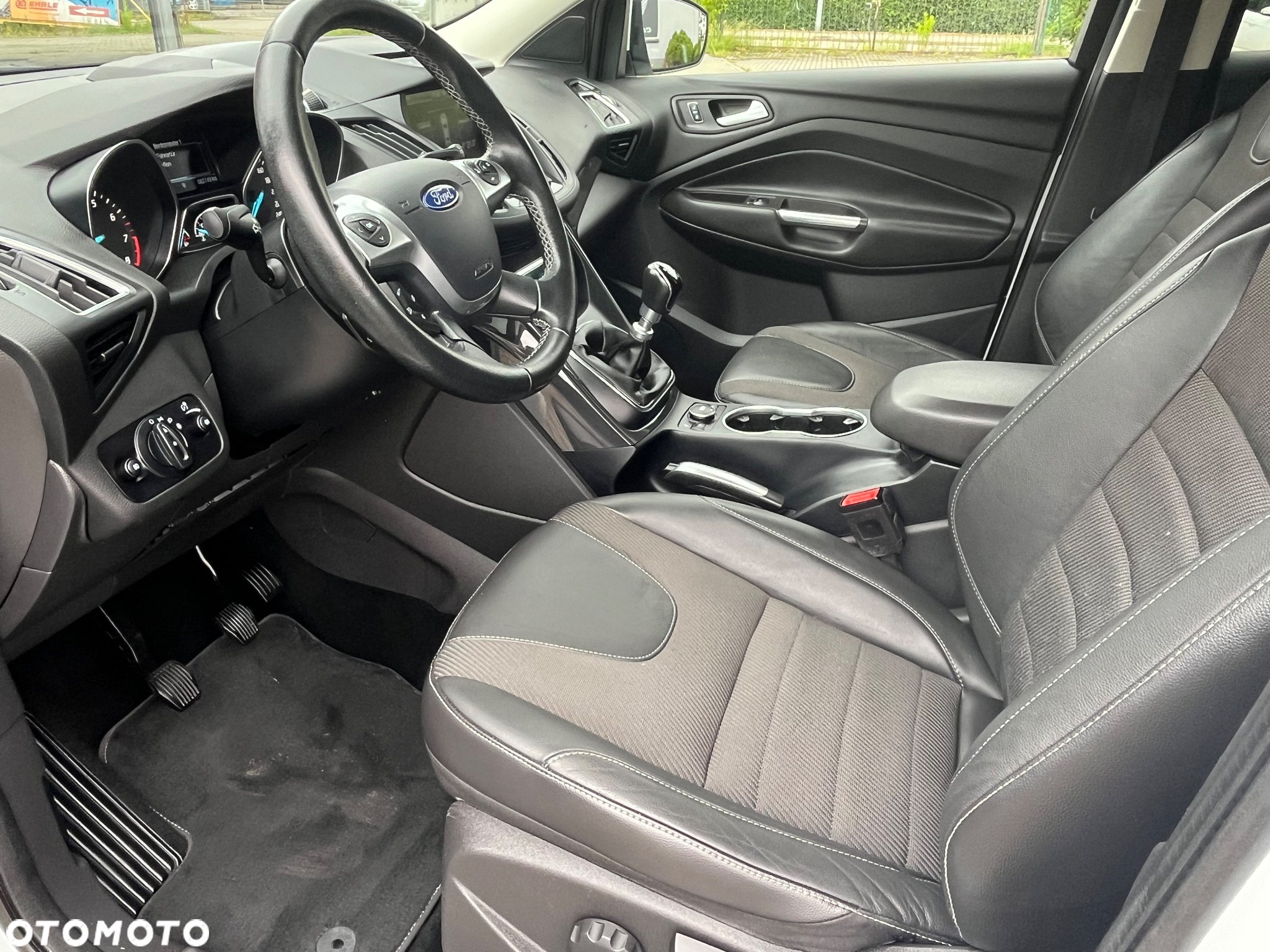 Ford Kuga 1.5 EcoBoost 2x4 Individual - 15