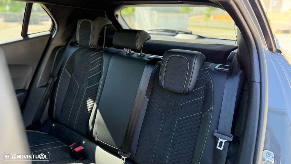 Peugeot e-2008 54 kWh GT - 37