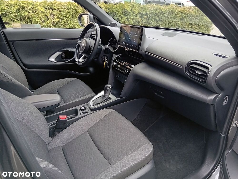 Toyota Yaris Cross Hybrid 1.5 Comfort 4x4 - 6