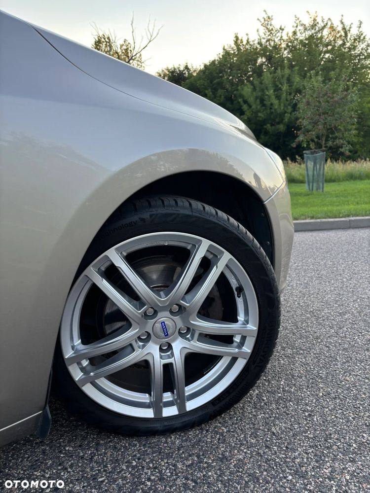 Volvo V60 D2 Momentum - 13