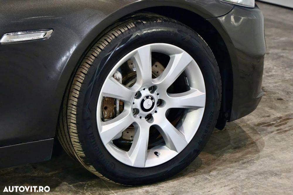 BMW Seria 5 525d Aut. - 32