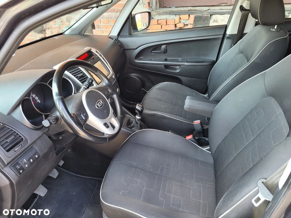 Kia Venga 1.6 CRDi 128 ISG Dream Team Edition - 11