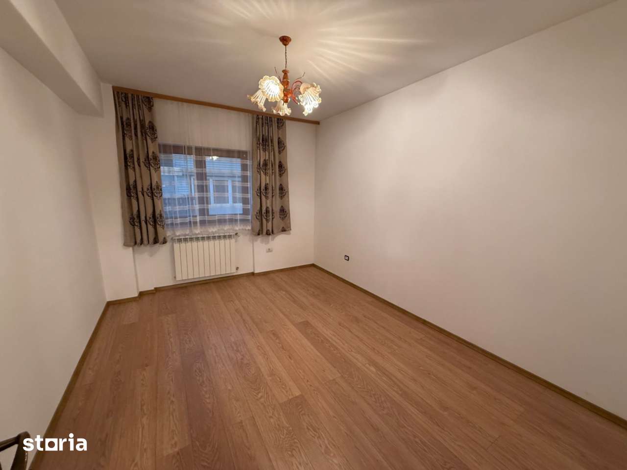 Apartament 3 camere de închiriat | Zonă centrală | Etaj 1 - Imagine principală: 3/9