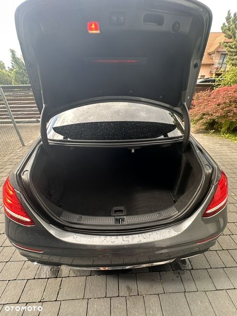 Mercedes-Benz Klasa E - 9