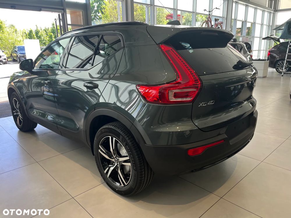 Volvo XC 40 B3 Plus Dark - 5