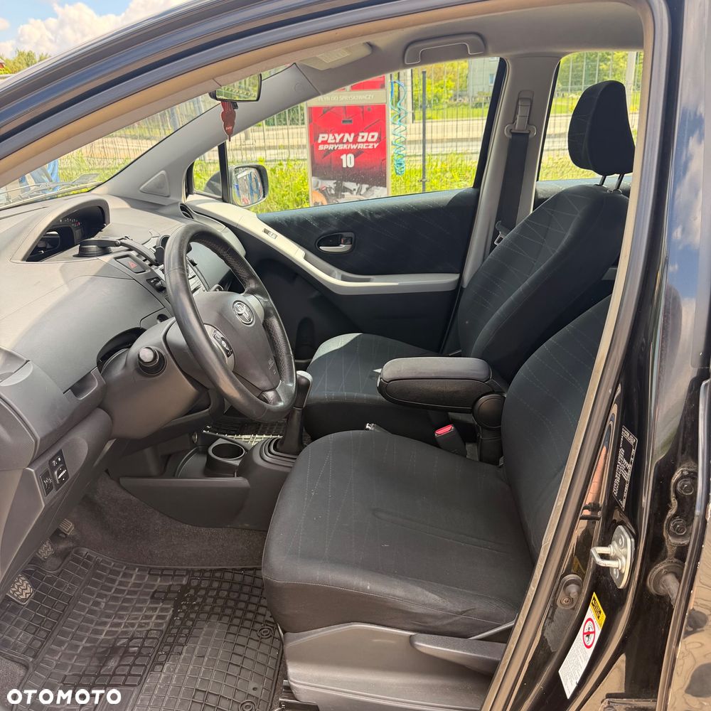Toyota Yaris 1.4 D-4D Sol - 23