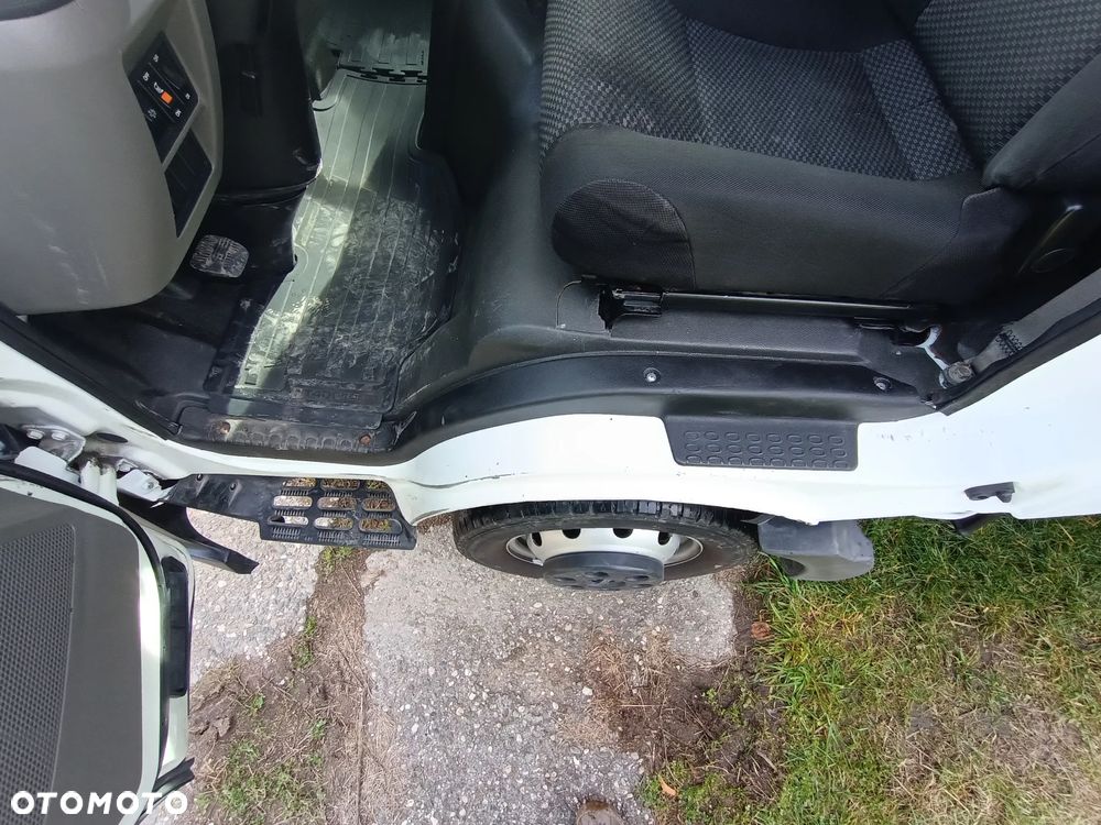 Nissan NT400 CABSTAR 3.5T Single Cab 2.5 diesel 146kM AUTO SPRAWNE, GOTOWE DO PRACY! - 22