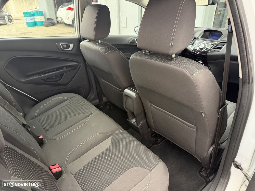 Ford Fiesta - 16