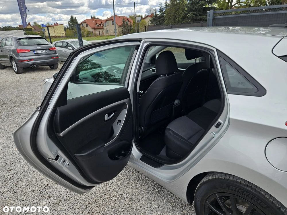 Hyundai i30 1.4 Fifa World Cup Edition - 28