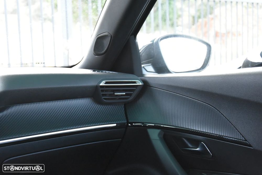 Peugeot 2008 Hybrid 136 e-DSC Style - 12