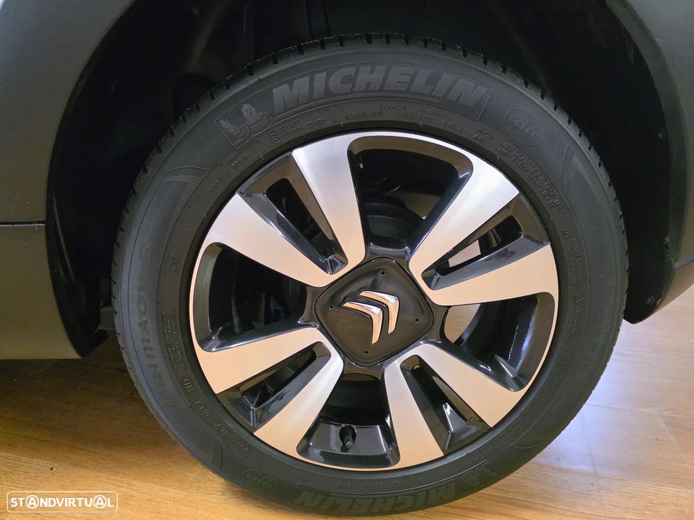 Citroën C3 1.2 PureTech Shine - 24