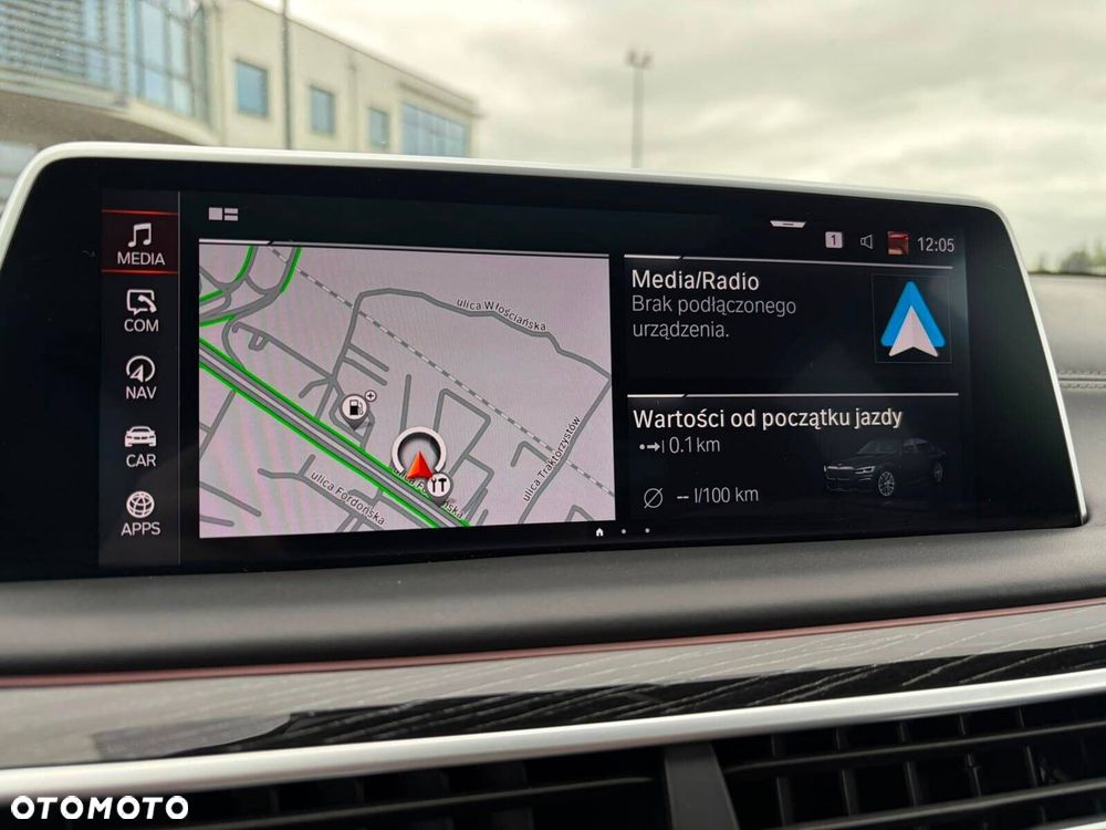 BMW Seria 7 750i xDrive sport - 23