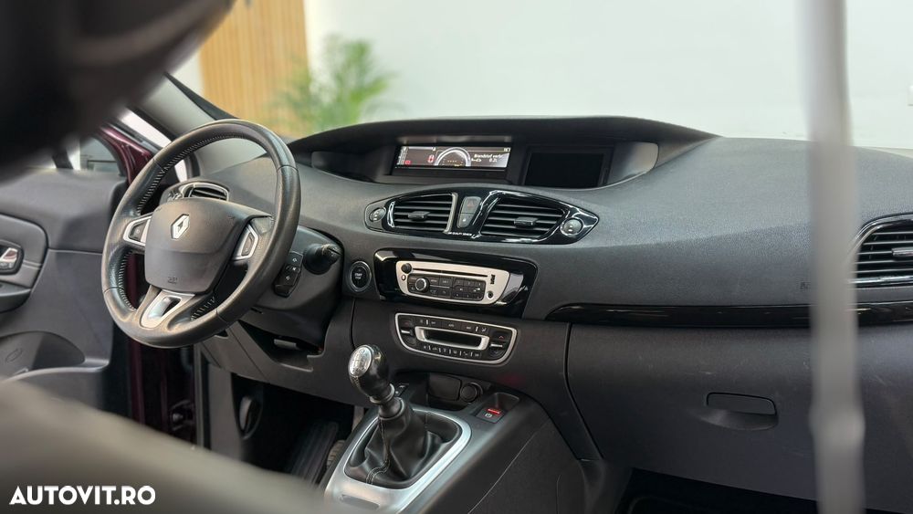Renault Grand Scenic - 8