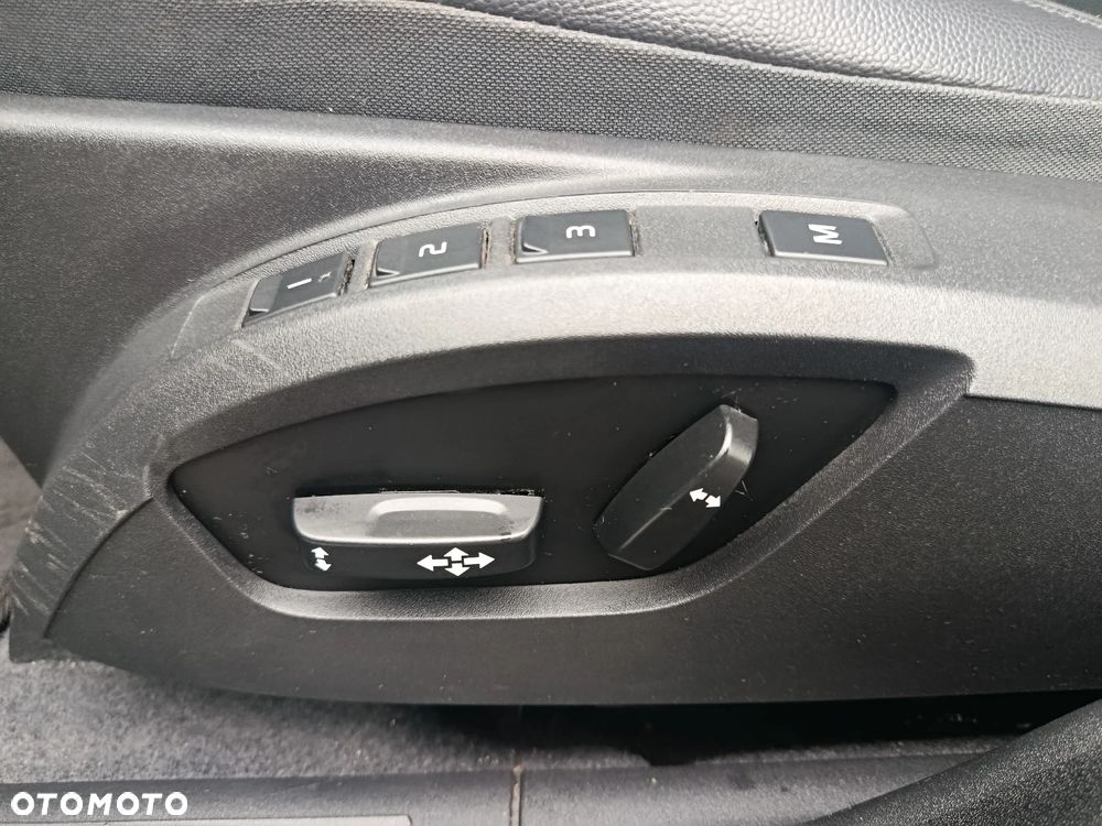 Volvo V50 2.0 - 21