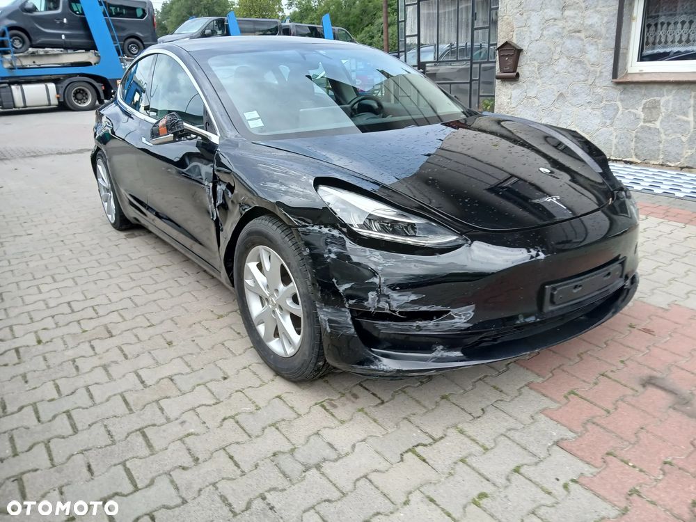 Tesla Model 3 Langstreckenbatterie Allradantrieb Dual Motor Performance - 19
