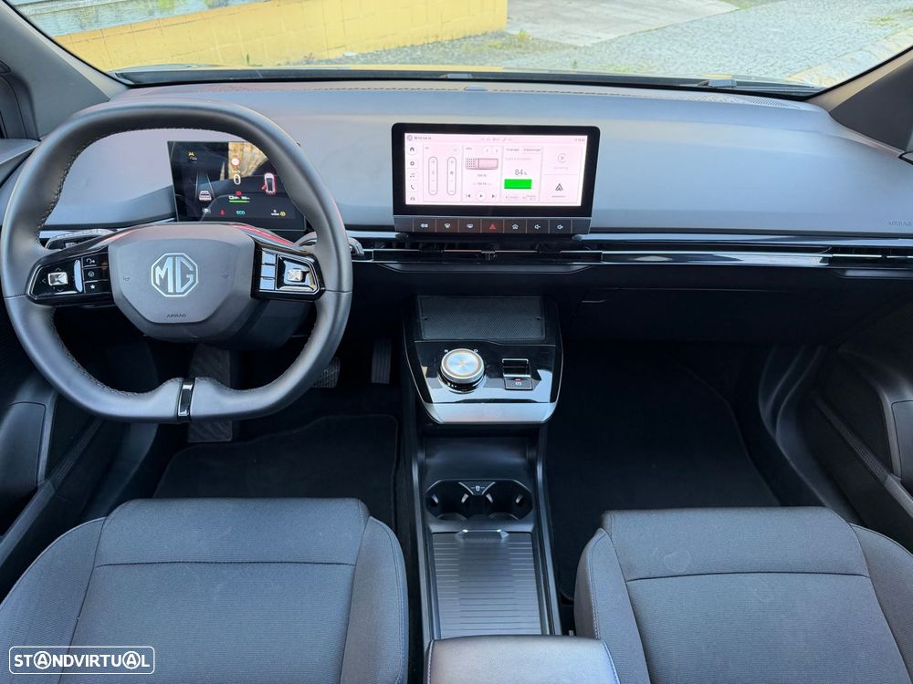 MG MG4 64 kWh Luxury - 24