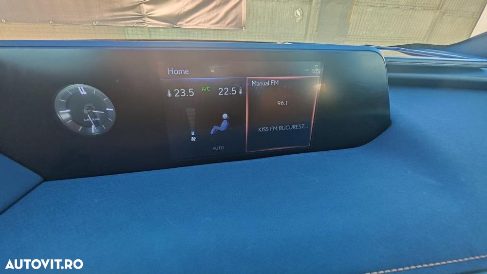 Lexus UX 300e Luxury Line - 15