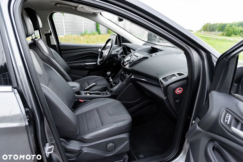 Ford Kuga 2.0 TDCi 2x4 SYNC - 24