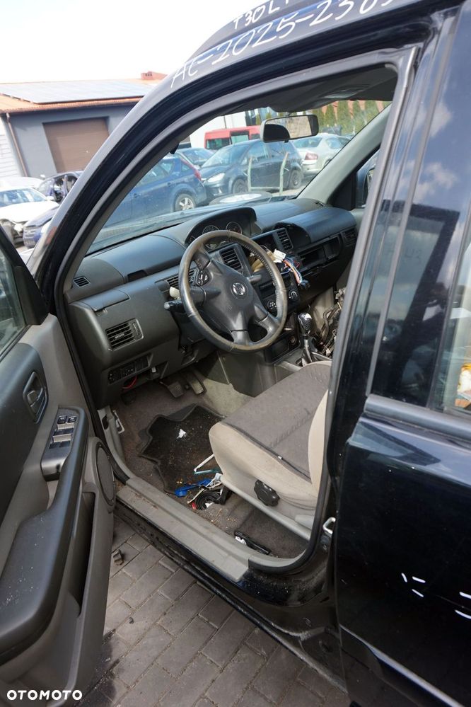 NISSAN X-TRAIL T30 I 2006 KH3 2.0 16V QR20DE 140KM 2WD MT5 CZARNY na części - 12