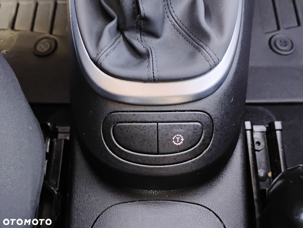 Fiat 500L 1.4 16V T-Jet Trekking - 21