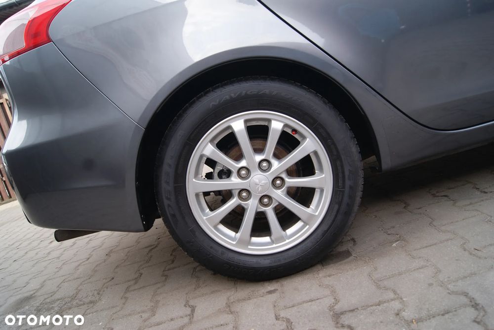 Mitsubishi Lancer 1.6 Inform - 31