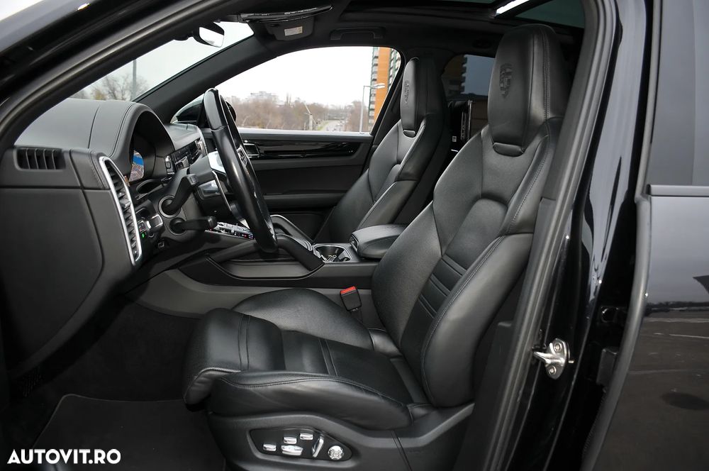 Porsche Cayenne - 7