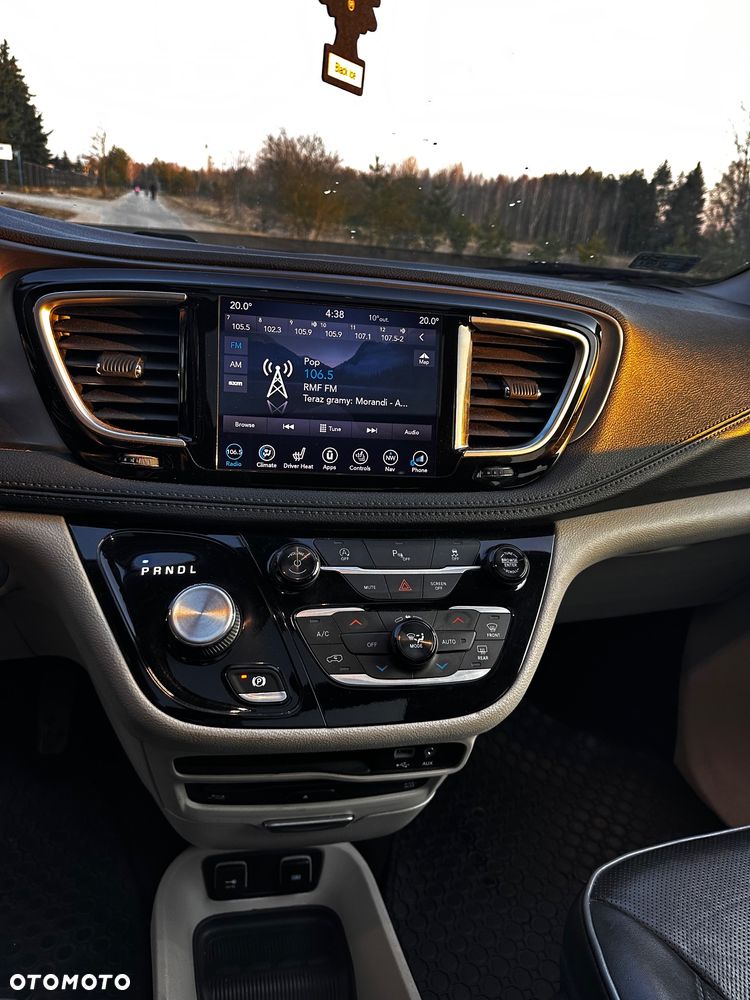 Chrysler Pacifica - 14