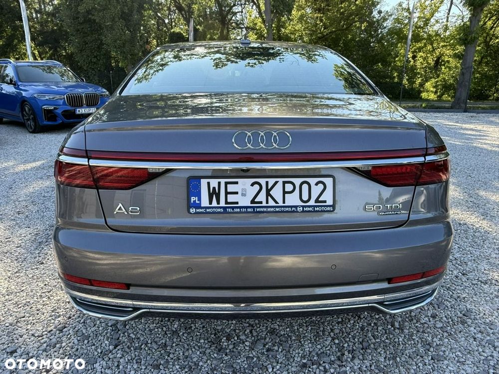 Audi A8 - 8