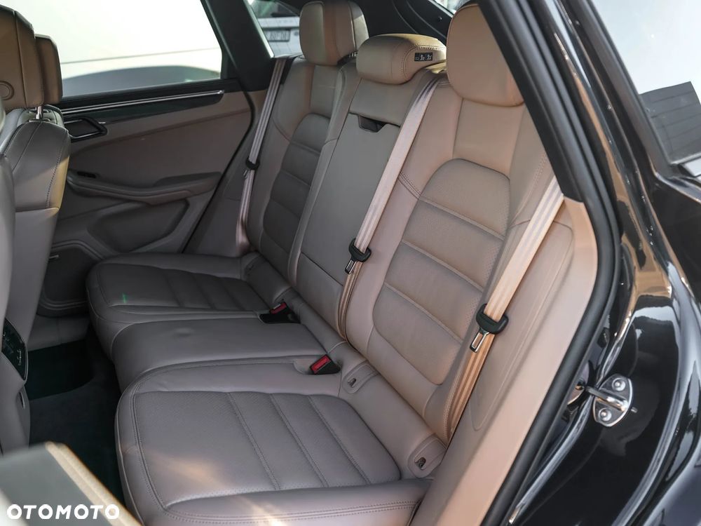 Porsche Macan GTS - 28