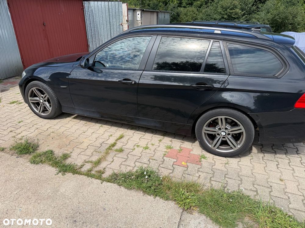 BMW Seria 3 318i - 1