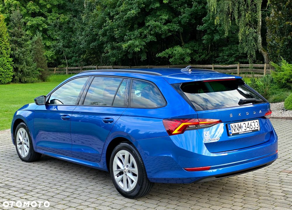 Skoda Octavia 2.0 TDI Ambition DSG - 1
