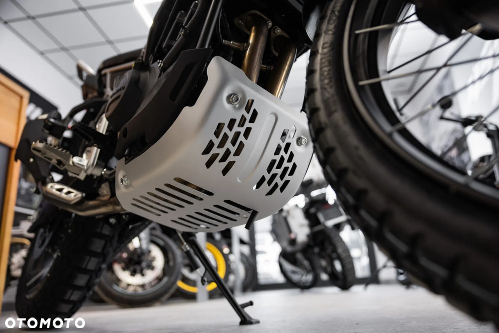 CFMoto MT - 8