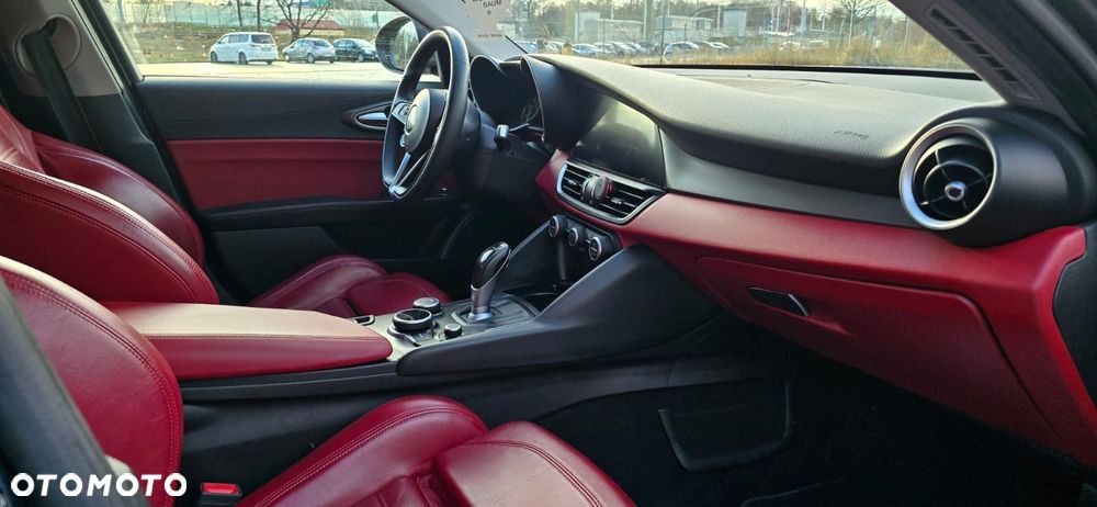 Alfa Romeo Giulia 2.0 Turbo Veloce Q4 - 13
