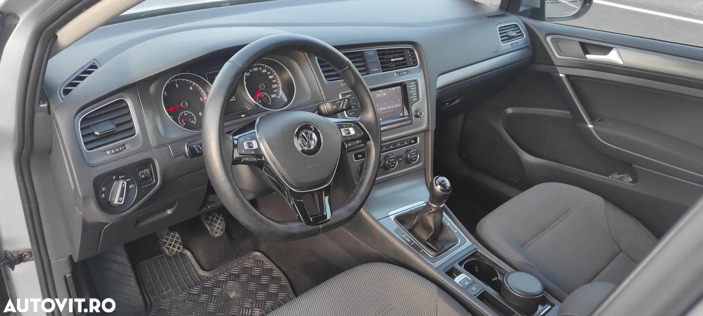 Volkswagen Golf 1.6 TDI DPF BMT Comfortline - 11