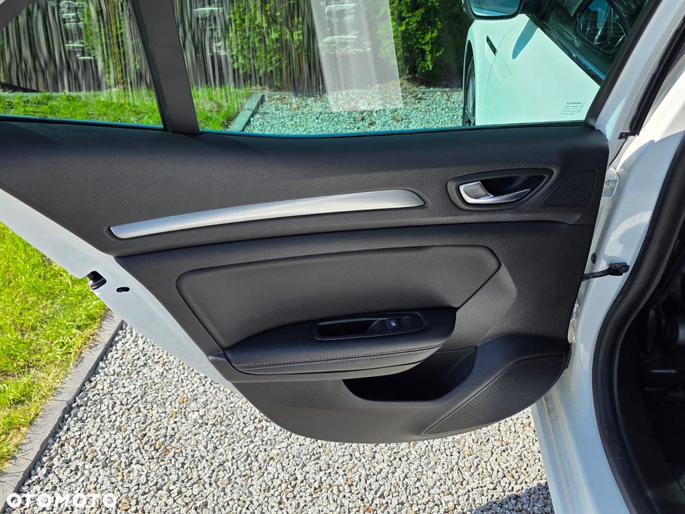Renault Megane ENERGY dCi 130 BOSE EDITION - 9