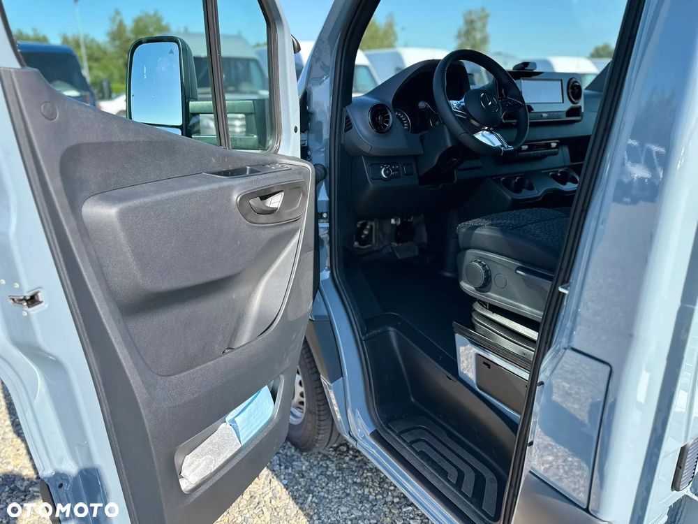 Mercedes-Benz Sprinter - 9