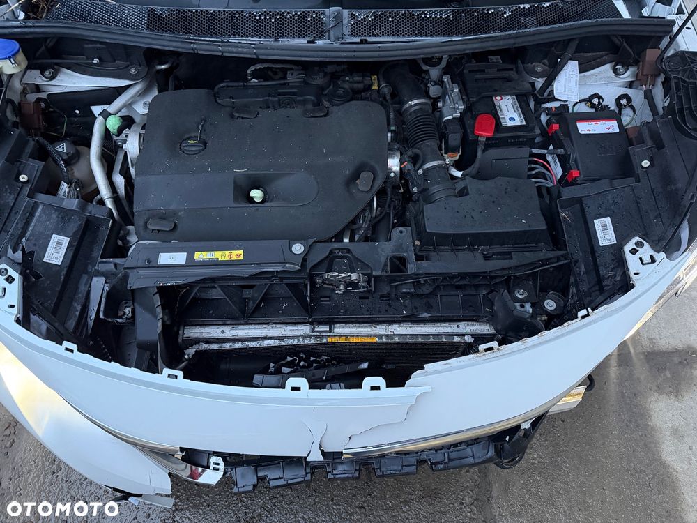 Peugeot 5008 2.0 BlueHDi Allure Pack S&S EAT8 - 37