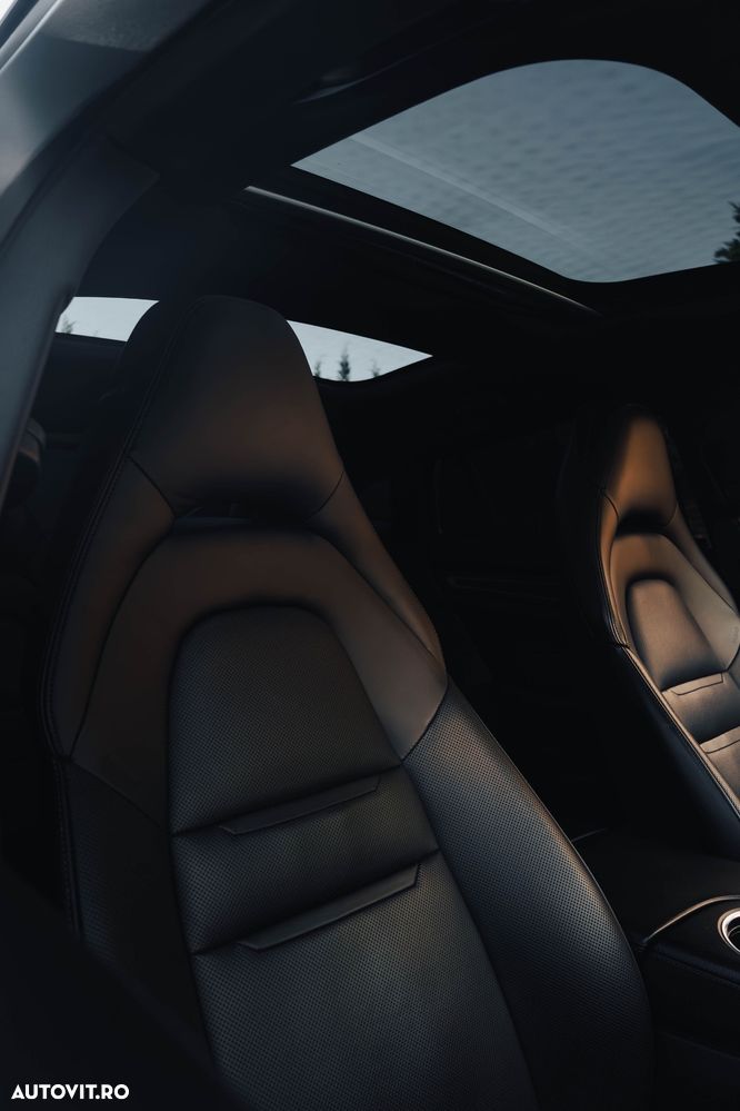 Porsche Panamera 4S - 9