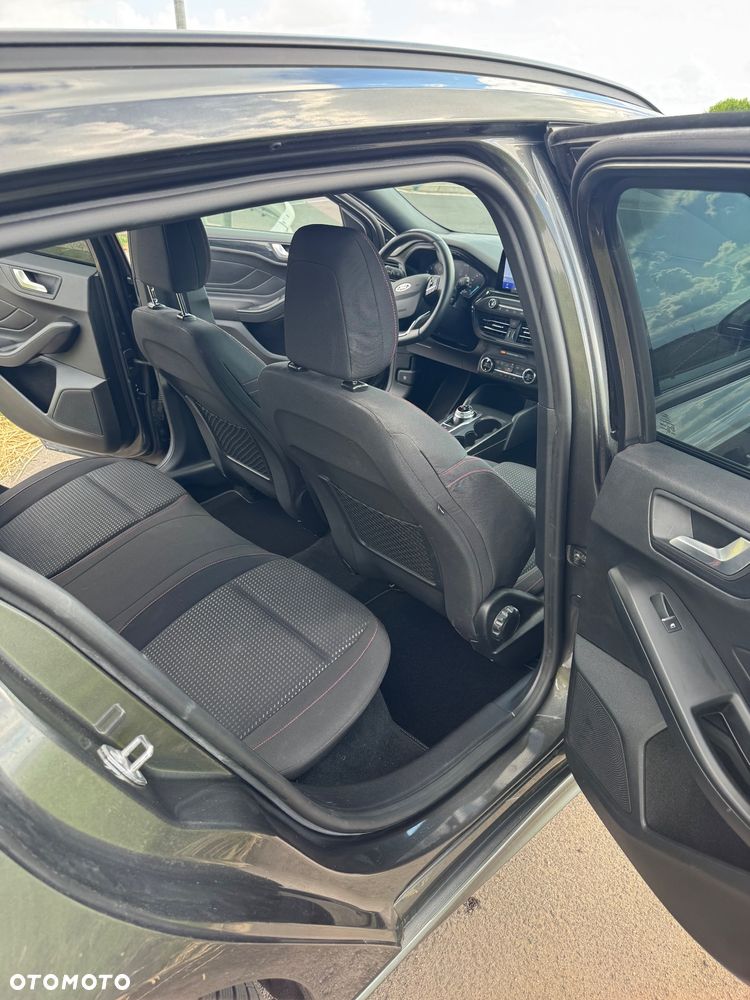 Ford Focus 1.5 EcoBoost ST-Line - 11