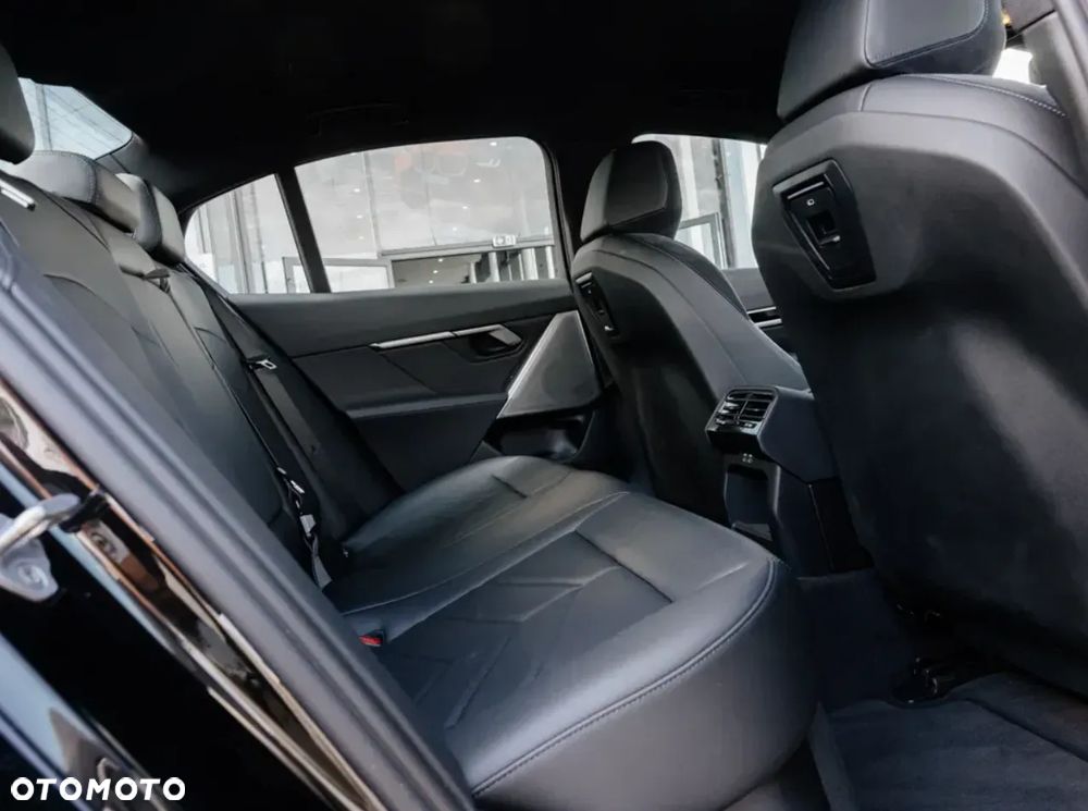 BMW Seria 5 520i mHEV - 10