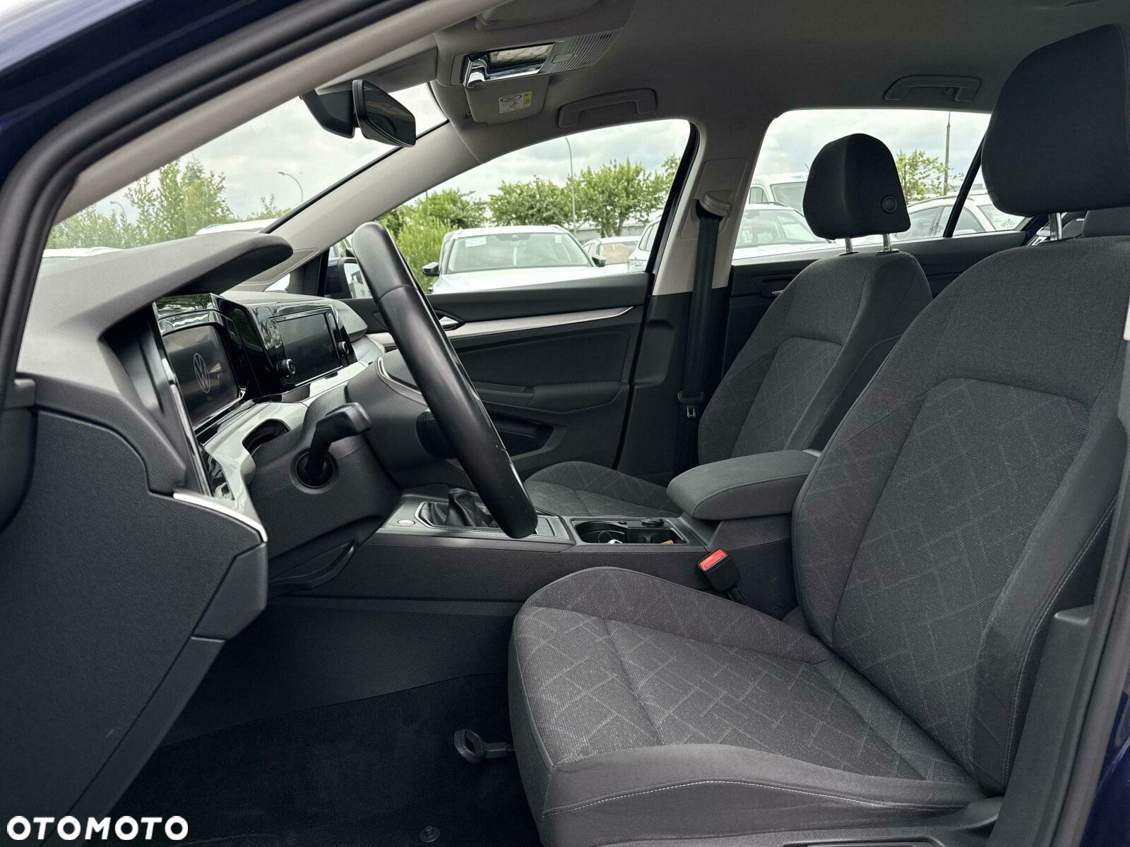 Volkswagen Golf VIII 1.5 TSI EVO Life - 9