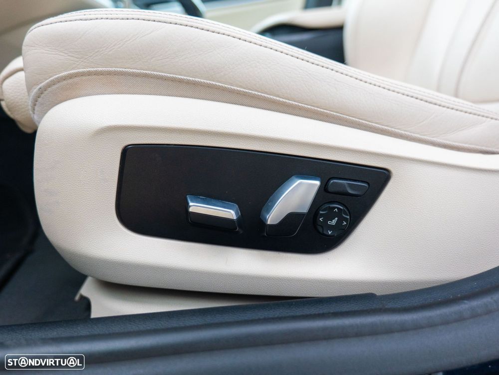 BMW 520 d Pack Desportivo M Auto - 17