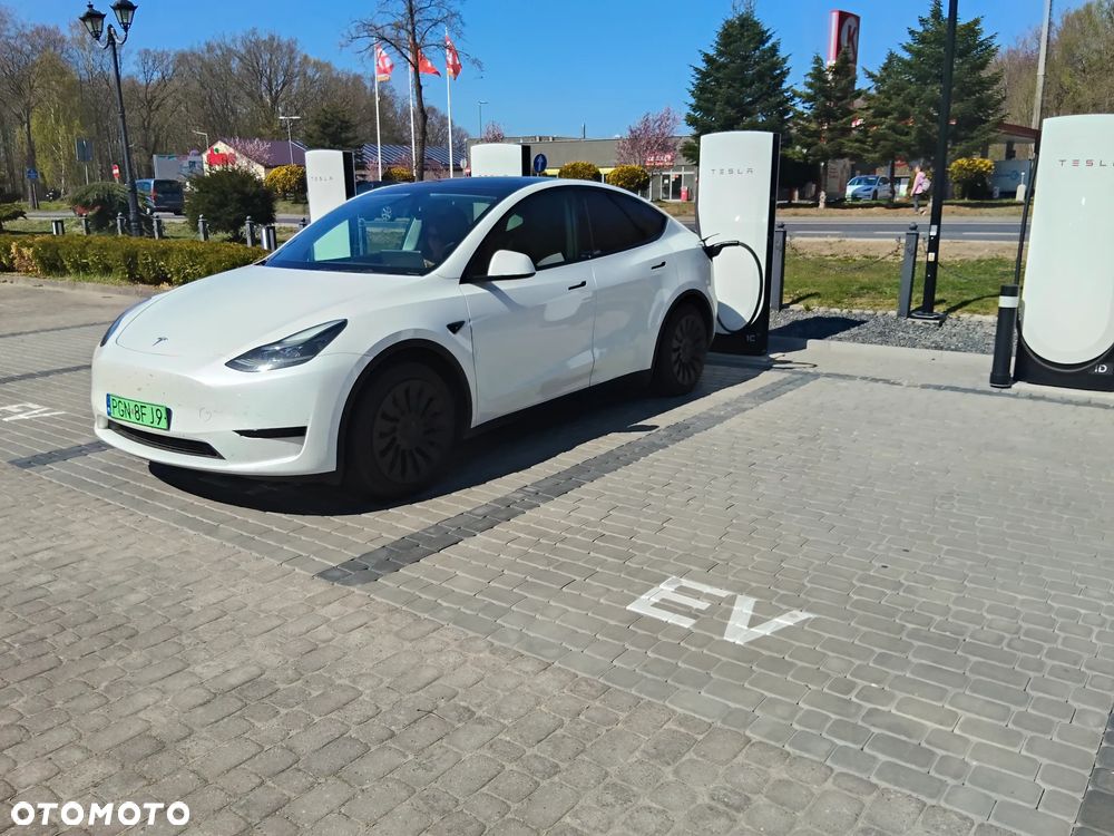 Tesla Model Y - 18