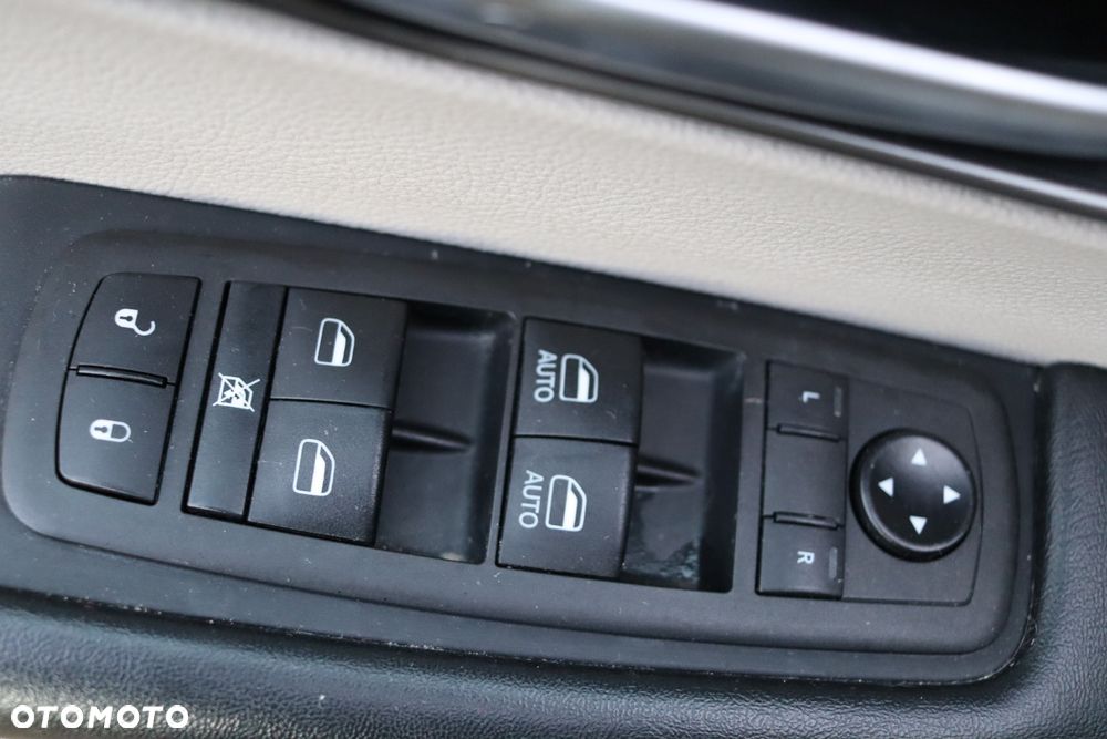 Chrysler Pacifica - 13