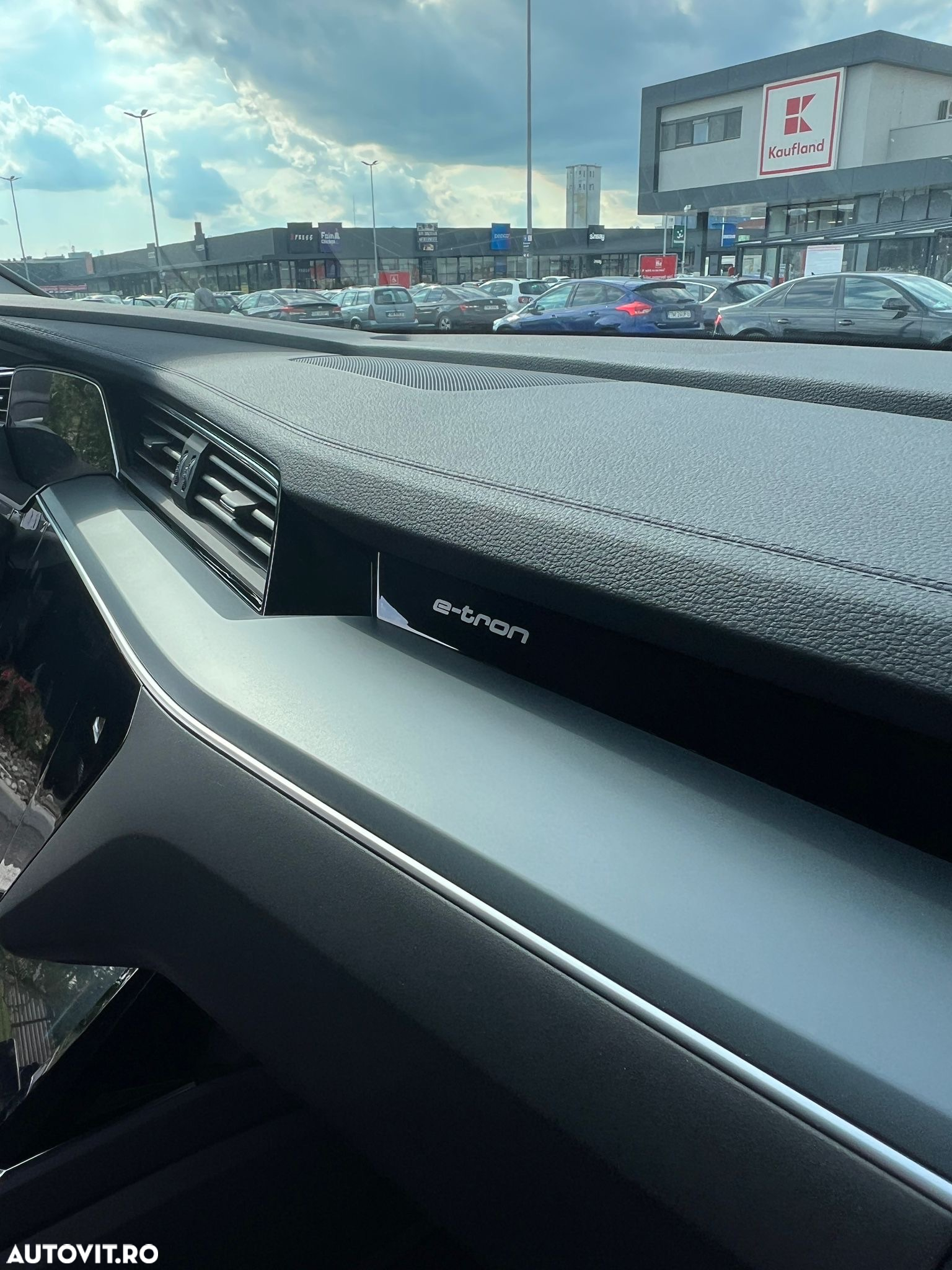Audi e-tron quattro S - 19