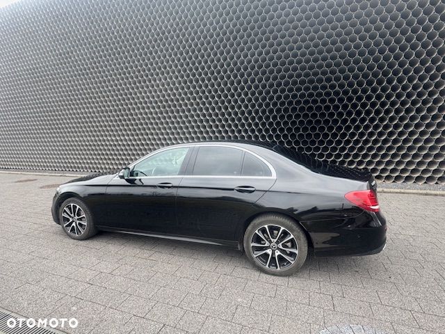 Mercedes-Benz Klasa E 220 d 4-Matic Business Edition 9G-TRONIC - 9