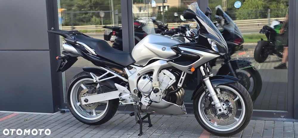 Yamaha FZ6 - 3